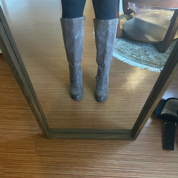 Size 9 light brown below the knee boots with buckle detail - Picture 2 of 10